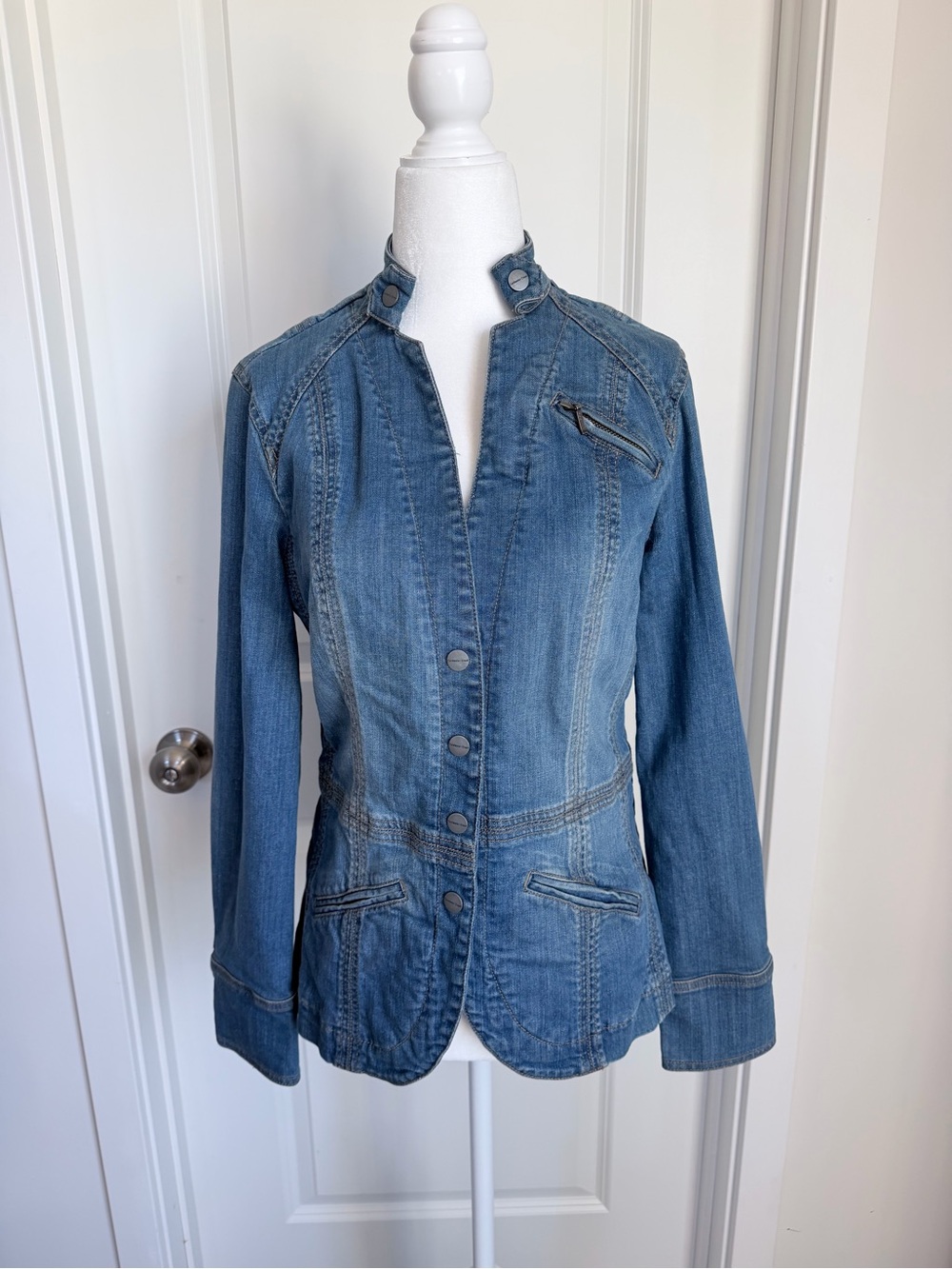 Coldwater Creek Fitted Denim Button-Front Women’s Jean Jacket